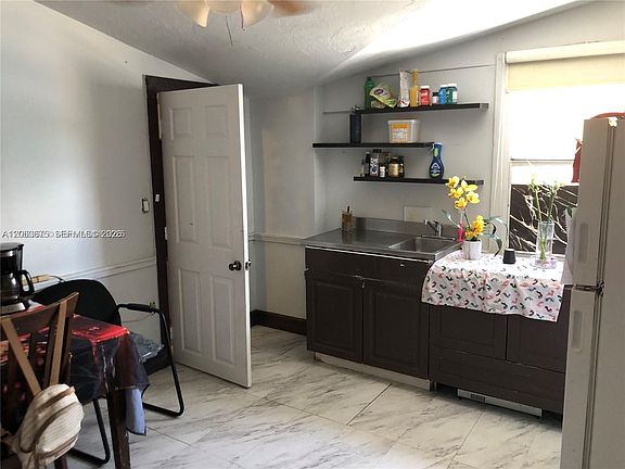 4th image of 2231 SW 57th Ct