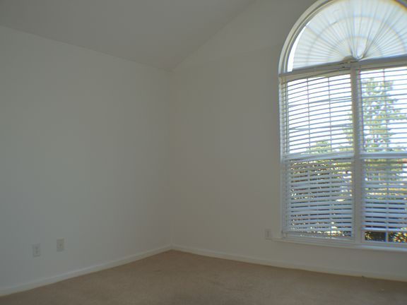 4th image of 263 Country Glen Ave