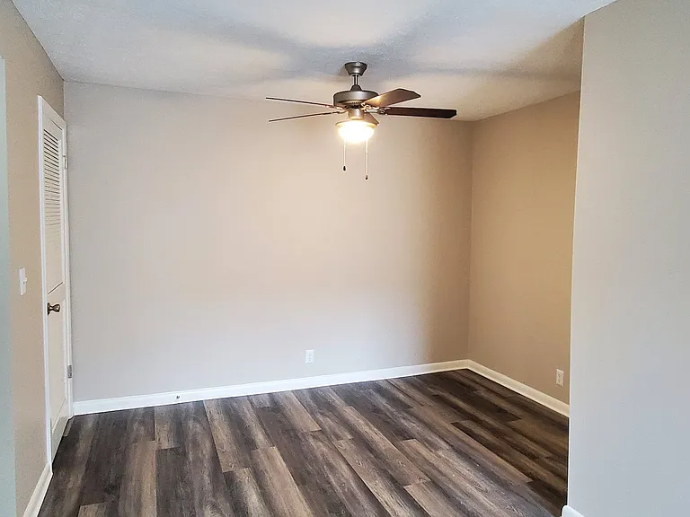 St. Francis Apartments — Photo 11