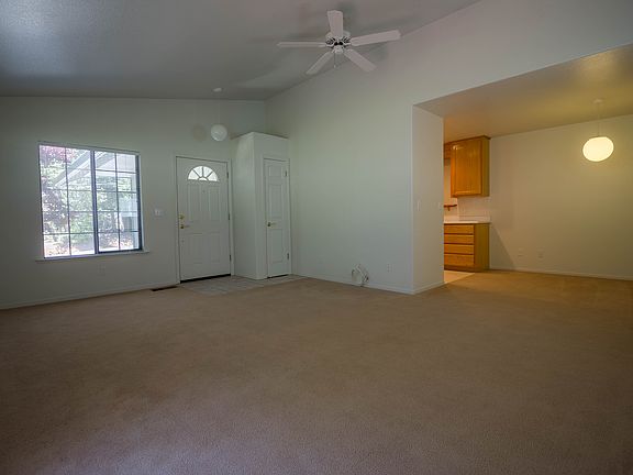 4th image of 25847 Madrone Dr