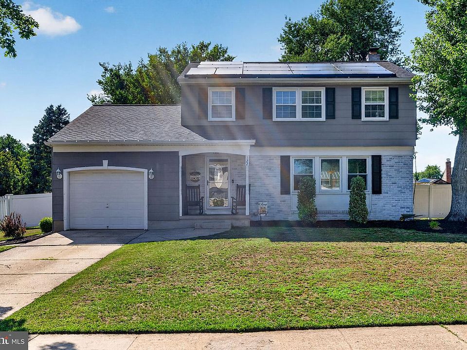 1st image of 122 Woodbridge Rd