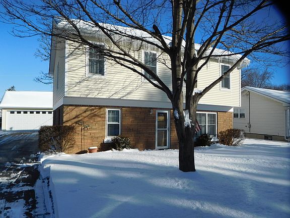 4th image of 18612 W Hickory Pl