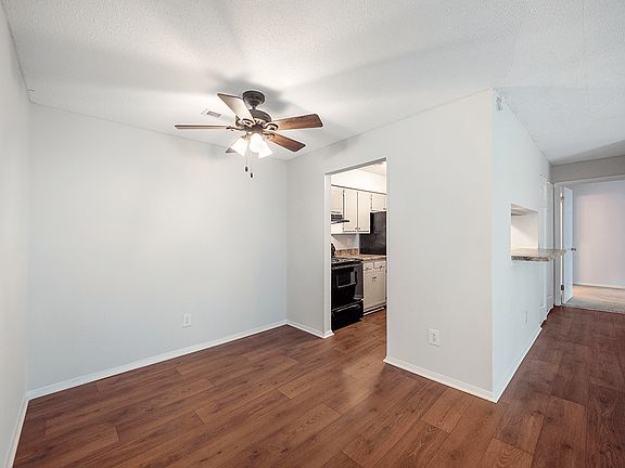 4th image of 157 Treetop Dr #119J