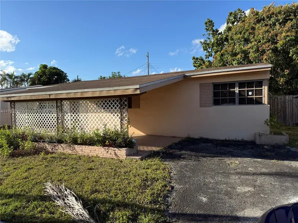 6751 Meade St, Hollywood, FL 33024