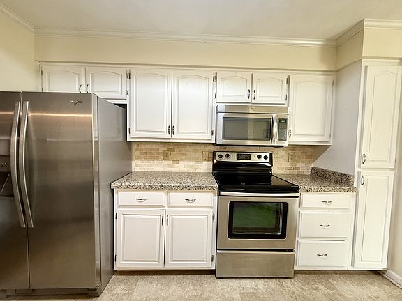 5th image of 204 Primrose Ln