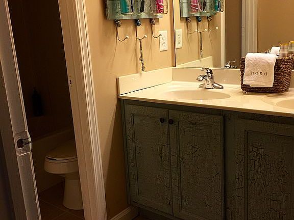 2nd level bathroom