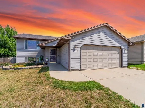1412 E Old Hickory St, Sioux Falls, SD 57104