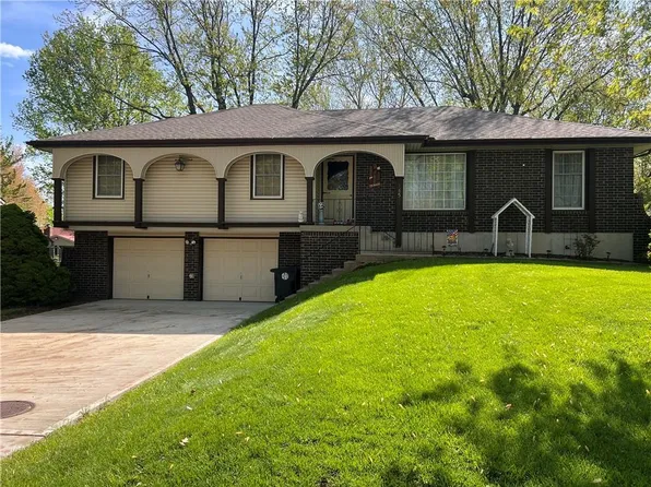 16511 McKinley St, Belton, MO 64012