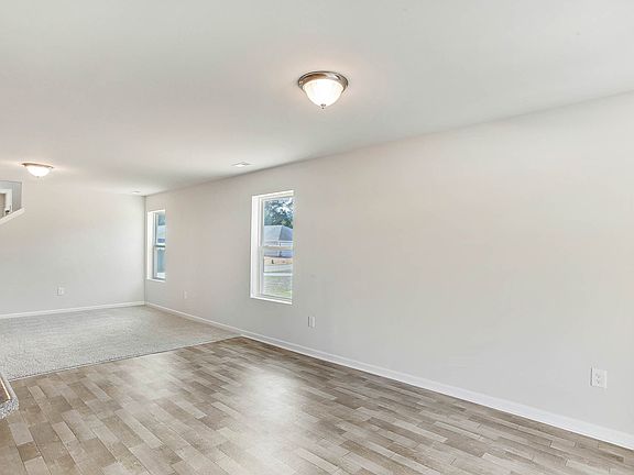 4th image of 1755 Mallison Way SE