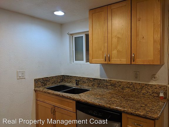 3rd image of 306 E Chestnut Ave APT A