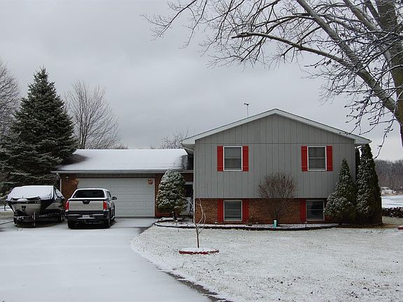 2nd image of 1572 Sunnyslope Dr