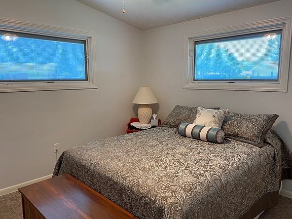5th image of 519 S Baytree Ave