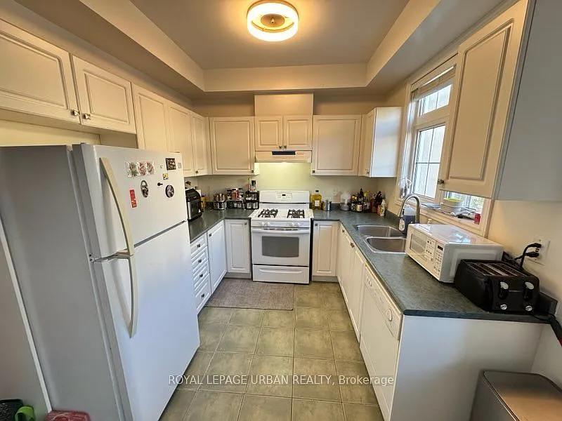 3 bed, $3,200 — Photo 3