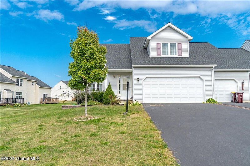 3rd image of 3A Breezy Pointe Drive