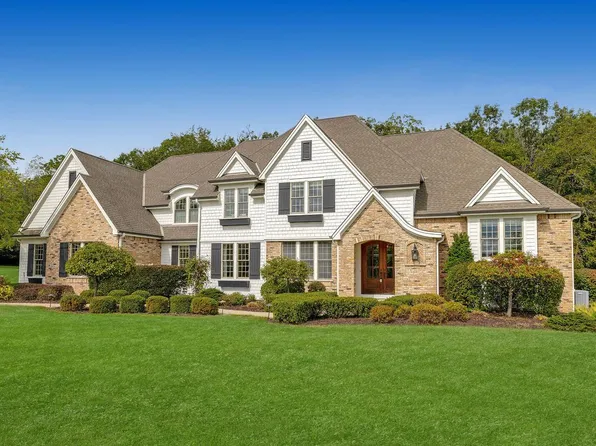 2455 Mound Zion Woods COURT, Brookfield, WI 53005