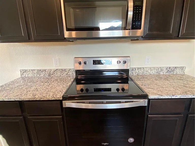 401 Hyacinth Way — Photo 15