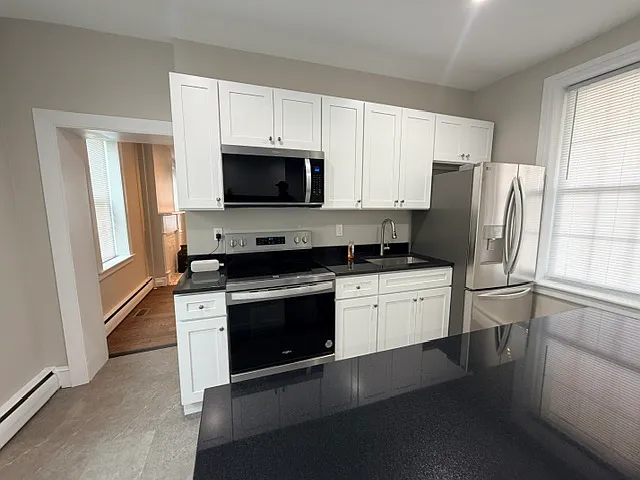 4 bed, 2454 sqft, $3,750 — Photo 4