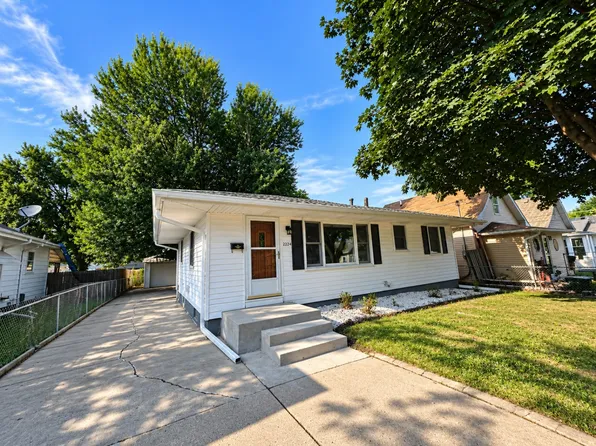 2228 Lyon St, Des Moines, IA 50317