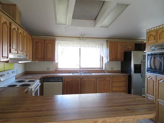 3rd image of 6401 Donna Dr