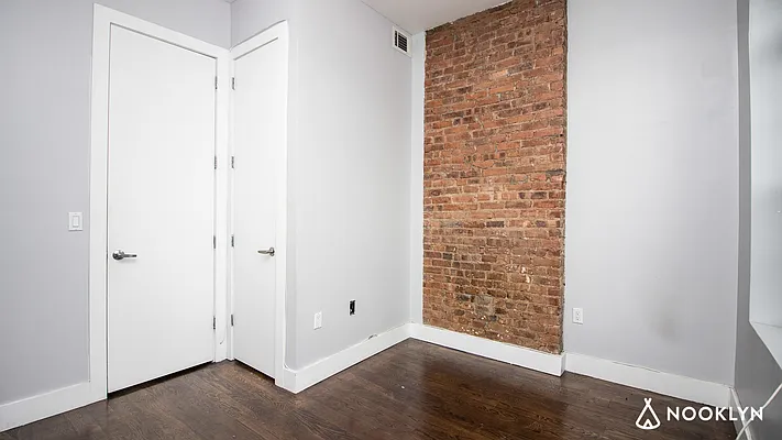 Rented by Nooklyn NYC LLC | media 18