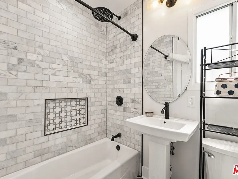 422 S Benton Way — Photo 9