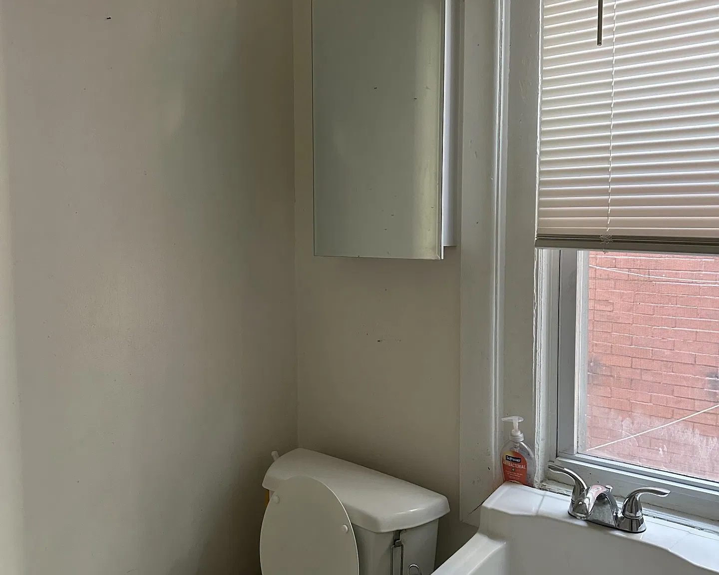 2 bed, 1350 sqft, $1,350 — Photo 2