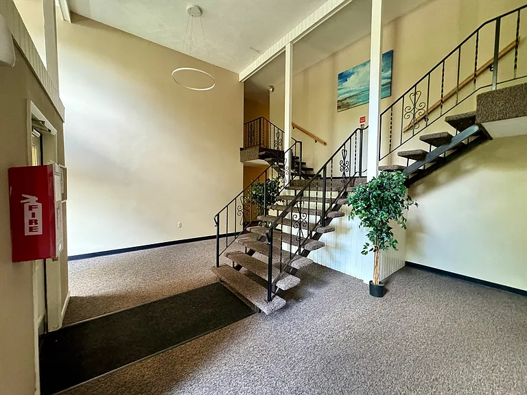 96 Fountain Ln #11 — Photo 13