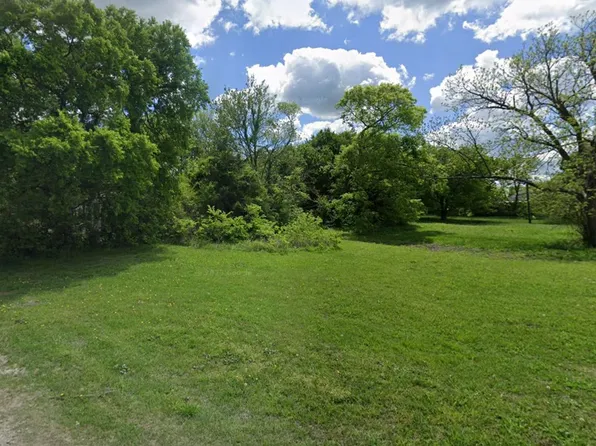 211 Church St, Trenton, TX 75490