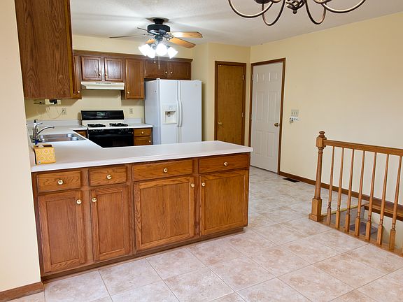 2nd image of 2605 Sandstone Dr
