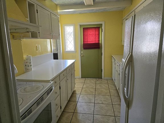 5th image of 710 E Republic Ave