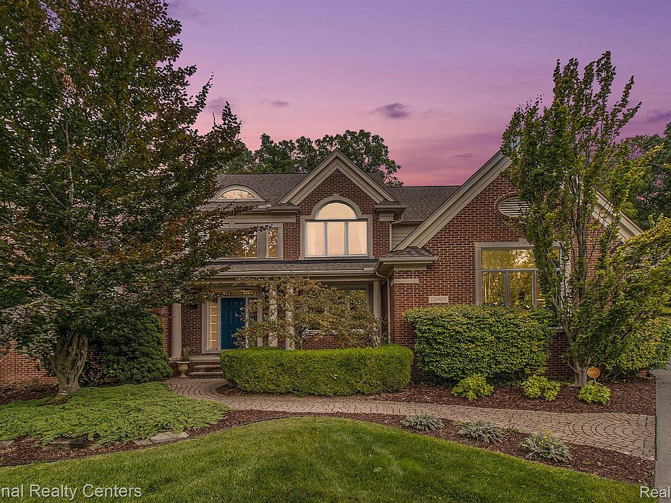 1st image of 23436 Broadmoor Park Ln