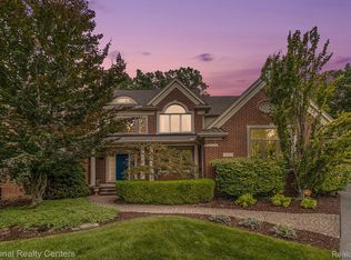 23436 Broadmoor Park Ln, Novi, MI 48374