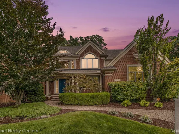 23436 Broadmoor Park Ln, Novi, MI 48374