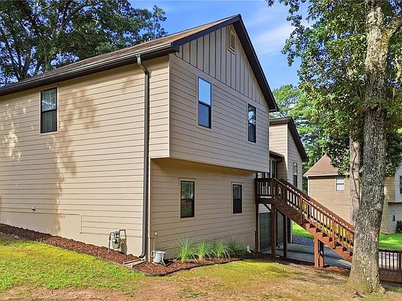 2nd image of 4032 Maxanne Dr NW