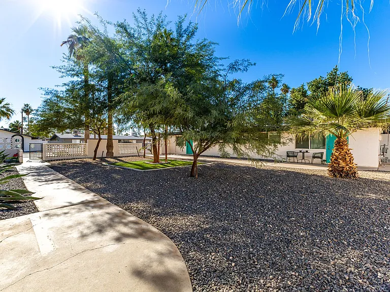 6708 E. Cheery Lynn Rd. — Photo 21