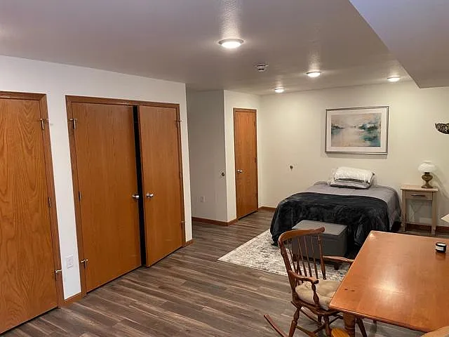 332 S Linn St #407 — Photo 7