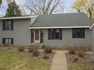 11821 Red Fox Dr N, Maple Grove, MN 55369