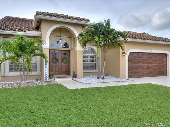 5th image of 5887 NW 73rd Ct