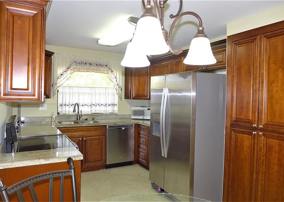 1st image of 10207 Sunrise Lakes Blvd APT 202