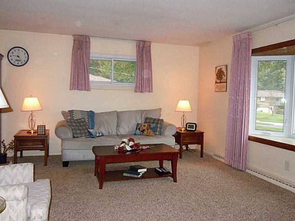 3rd image of 106 Wiltshire Dr