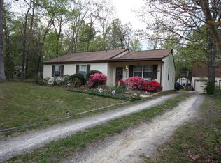 3273 Pine Grove Rd, Gloucester, VA 23061