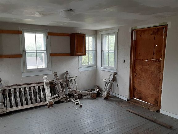 5th image of 214 N 13th St