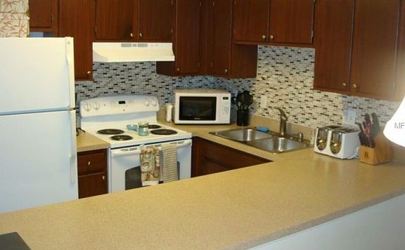 4th image of 607 Casa Park Ct #J
