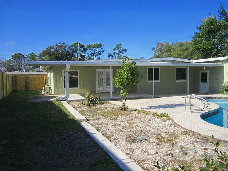 6904 Holiday Rd N — Photo 14