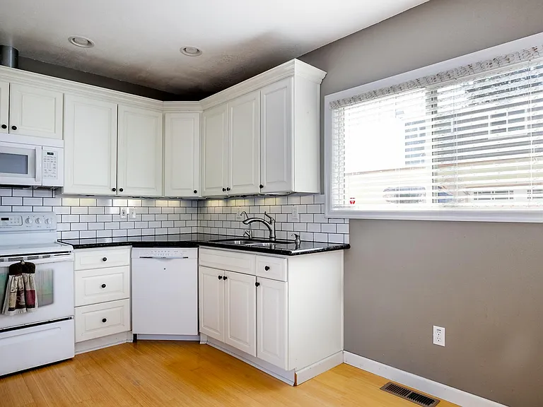 1416 SE Cora St — Photo 8