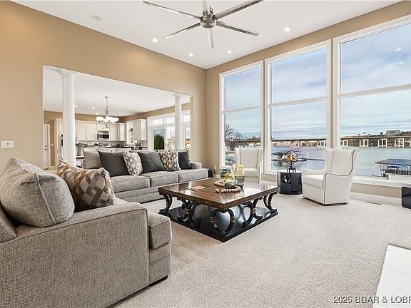 2nd image of 816 Via Del Lago Dr