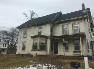 27 Garrison St, Groveland, MA 01834