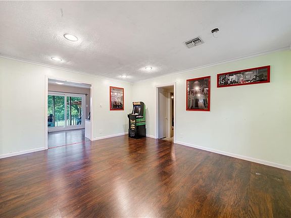3rd image of 1408 Avenue F