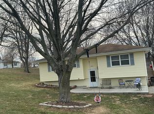 802 N 2nd St, Wathena, KS 66090