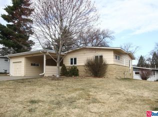 901 Ferndale Rd, Lincoln, NE 68510